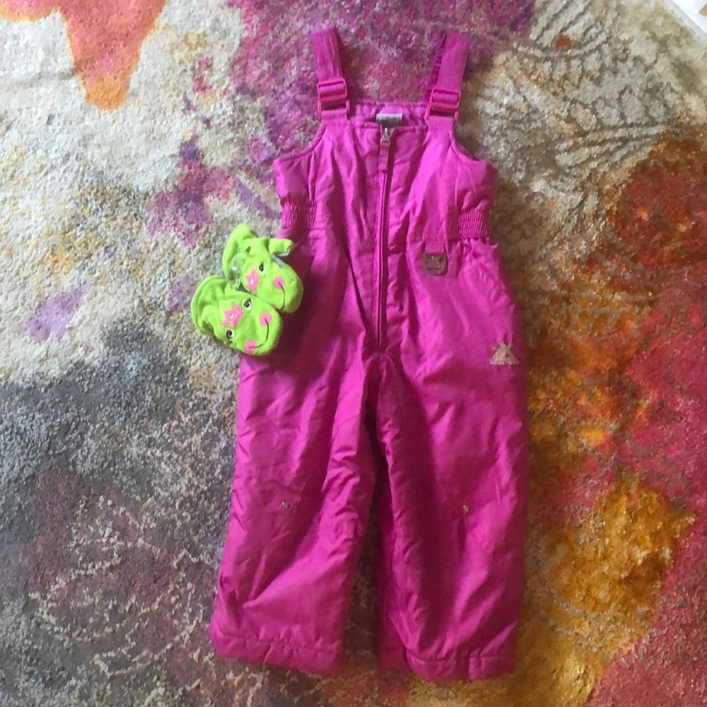 ZeroXposur Pink Snow Pants and Green Princess Frog Mittens (40)
